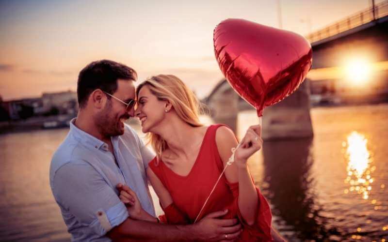 15 Secrets to Become a Happy Couple That’s Truly in Love & Envied by All